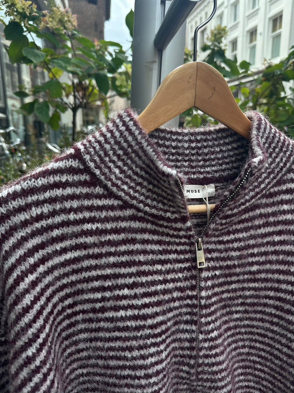 Rood streep vest rits