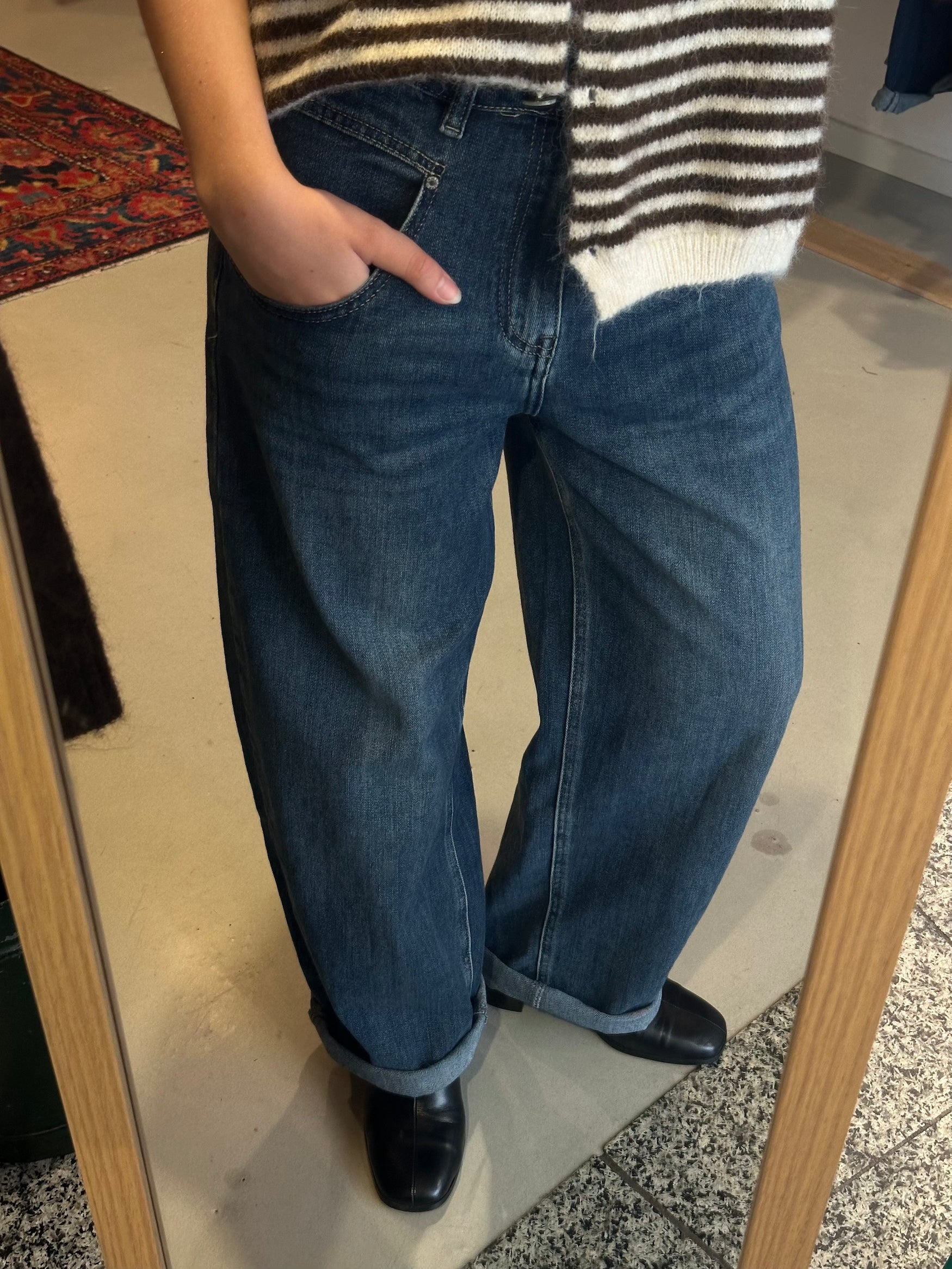 Straight barrel Jeans