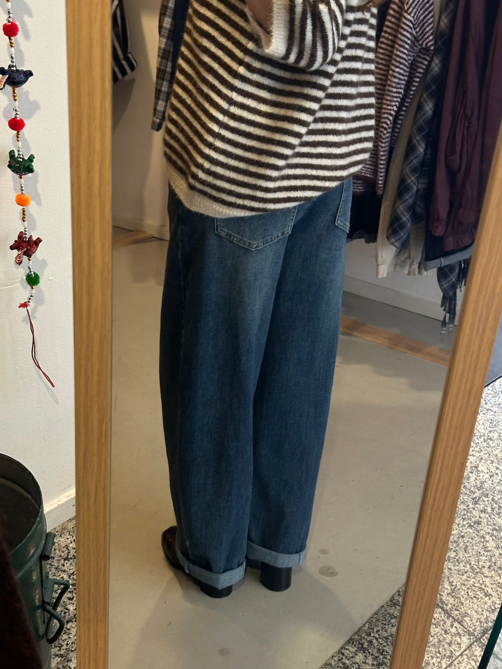 Straight barrel Jeans